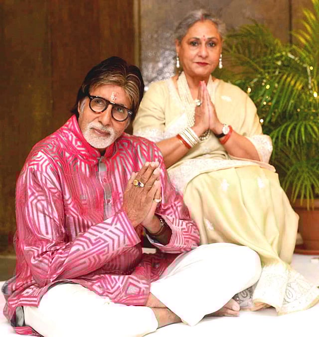 স্বামী অমিতাভ বচ্চনের সঙ্গে জয়া। ছবি: ইনস্টাগ্রাম