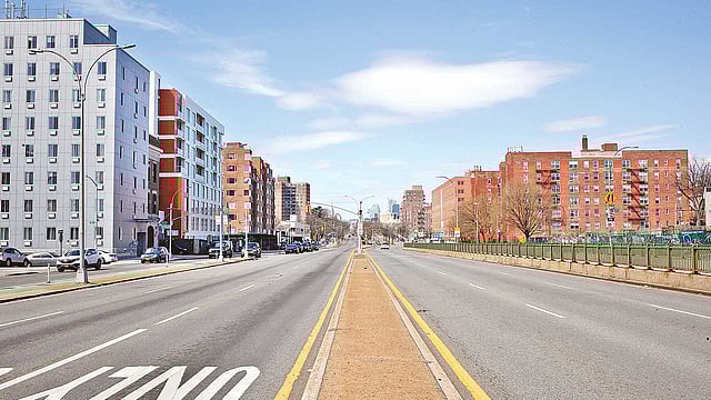 আতঙ্কের নগরে জনশূন্য রাজপথ। ছবি: হৃদয় অনির্বাণ খন্দকার