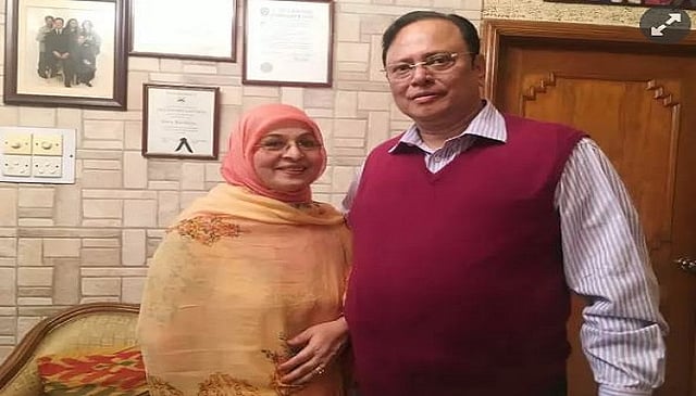 স্বামী ওয়াদিকের সঙ্গে শাবানা। ছবি: সংগৃহীত