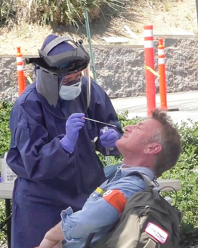 করোনায় আক্রান্ত হলিউড অভিনেতা শন পেন। ছবি: ইনস্টাগ্রাম