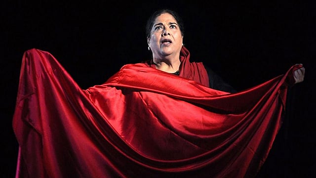 এ দেশের নাট্যকর্মীদের কাছে তিনি ছিলেন ভীষণভাবে প্রিয়। ছবি: সংগৃহীত