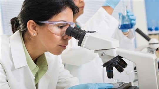 জৈবপ্রযুক্তিতে অনেক উন্নতি করেছে কিউবা। ছবি: রয়টার্স