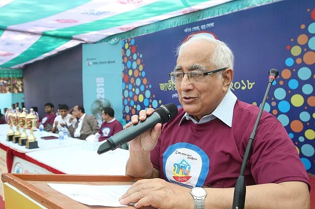 শিক্ষার্থীদের মেধা বিকাশসহ বিজ্ঞানমনস্ক জাতি গঠনের সব উদ্যোগে অধ্যাপক জামিলুর রেজা চৌধুরী ছিলেন অগ্রগামী। প্রথম আলো ফাইল ছবি