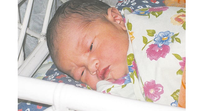 নবজাতকের পোশাক বা অন্য িকছু জীবাণুমুক্ত করতে হবে। ছবি: নকশা