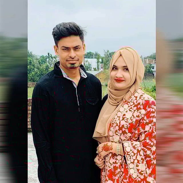 স্পিনার তাইজুল ইসলাম নিজের ফেসবুক পেজে এ ছবিটি পোস্ট করে ঈদ শুভেচ্ছায় লিখেছেন, ‘সবাইকে ঈদ মোবারক। আমাদের জন্য দোয়া করবেন।’ ছবি: তাইজুলের ফেসবুক পেজ