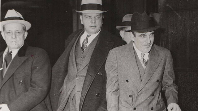 ভিক্টর লুস্তিগ, ডানে। ছবি সৌজন্য: জেফ মেস