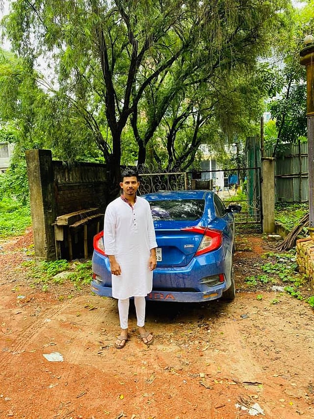 ক্রিকেটার মোসাদ্দেক হোসেন ফেসবুকে এ ছবিটি পোস্ট করে লিখেছেন, ‘ঈদ মোবারক। সৃষ্টিকর্তা সবাইকে সুখী রাখুন।’ ছবি: মোসাদ্দেকের ফেসবুক পেজ