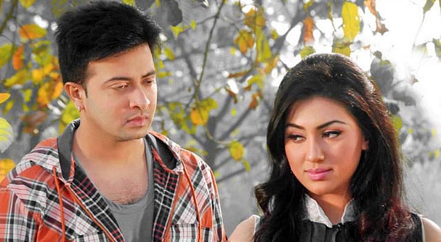 শাকিব খান ও অপু বিশ্বাসের গোপন বিয়ের খবরটি যেই না প্রকাশ্যে এল, শুরু হয়ে গেল দ্বন্দ্ব। এরপর তাঁদের আইনগতভাবে বিচ্ছেদ হয়। ছবি -সংগৃহীত