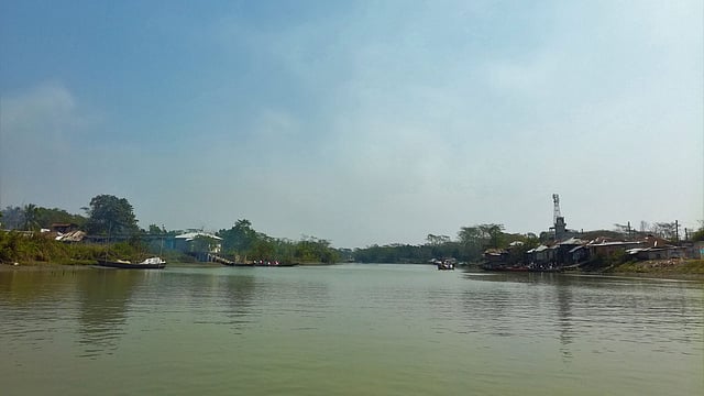 সন্ধ্যা নদীর খাল, ঠিক সন্ধ্যার মুখে। ছবি: লেখক