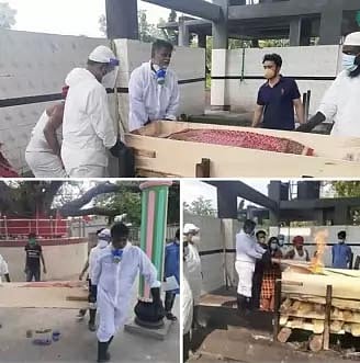 মাকছুদুল আলম খোন্দকার খোরশেদ তাঁর দল নিয়ে কোভিড–১৯ বা এ রোগের উপসর্গ নিয়ে মারা যাওয়া লাশের দাফন ও দাহ করছেন। ছবি কাউন্সিলরের ফেসবুক থেকে