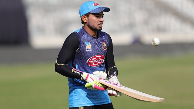 ব্যাট হাতে সময়ের সেরাদেরই একজন মুশফিক। ছবি: প্রথম আলো