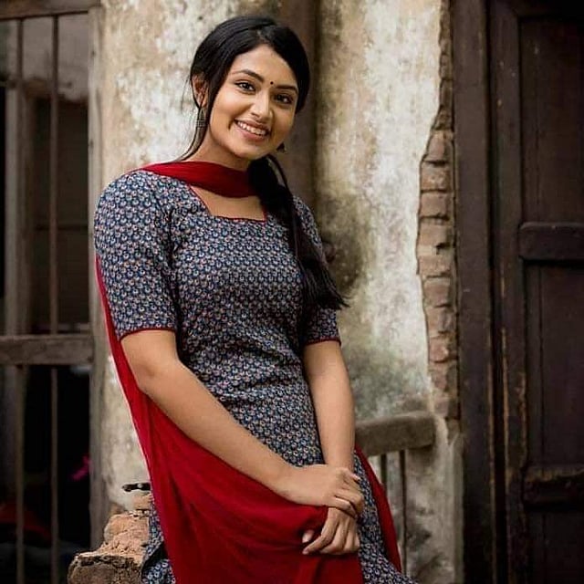 ঈদে ১৬টি নাটকের অভিনেত্রী তাসনিয়া ফারিণ