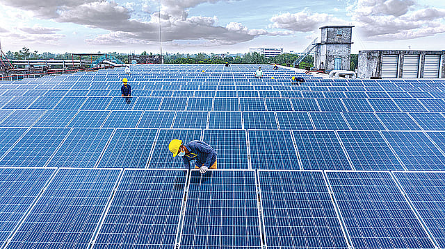 পরিবেশবান্ধব টেকসই উন্নয়নে সৌরবিদ্যুতের ব্যবহার বাড়াচ্ছে স্কয়ার গ্রুপ