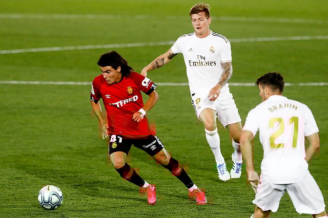 বল পায়ে ছুটছেন লুকা রোমেরো। কাল রিয়াল মাদ্রিদের বিপক্ষে। ছবি: টুইটার