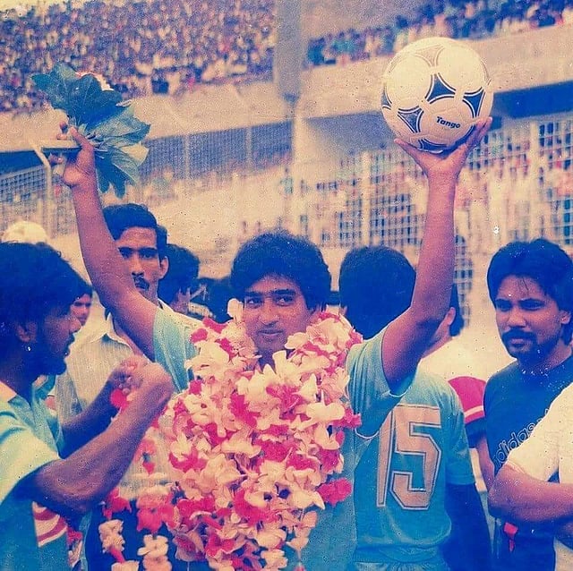 বিশ্বকাপ বাছাইপর্বে দেশের হয়ে প্রথম গোল আশরাফ উদ্দিন চুন্নুর। এশিয়ান ফুটবল কনফেডারেশন তাঁর সেই কীর্তিই আজ স্মরণ করেছে তাদের অফিশিয়াল ফেসবুক পেজে। ছবি: সংগৃহীত