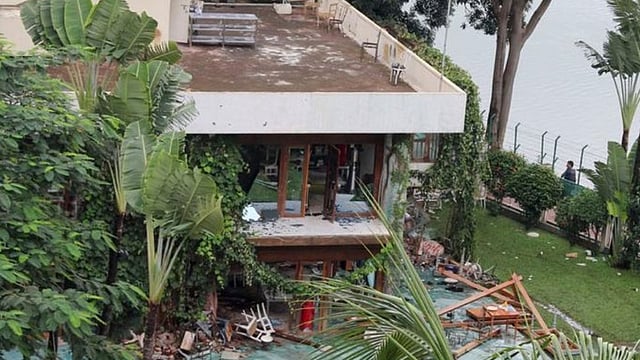 জঙ্গি হামলায় বিধ্বস্ত হোলি আর্টিজান