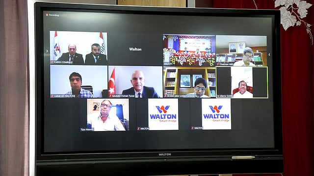 ‘ওয়ালটন ও কার্গির মধ্যে ডিস্ট্রিবিউটরশিপ চুক্তি স্বাক্ষর এবং তুরস্কে কমপ্রেসরের প্রথম শিপমেন্ট উদ্বোধন’ উপলক্ষে ওয়ালটন করপোরেট অফিসে আয়োজিত ভার্চ্যুয়াল কনফারেন্সে অতিথিরা।