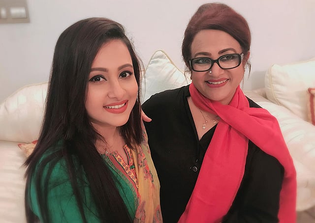 বরেণ্য অভিনেত্রী ববিতার সঙ্গে। ছবি: ফেসবুক থেকে