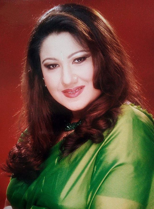 নব্বইয়ের দশকের আলোচিত কণ্ঠশিল্পী রুক্সী আহমেদ। ছবি: সংগৃহীত