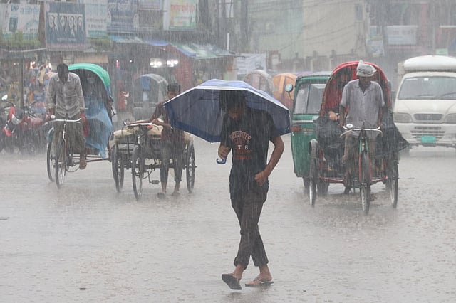 চলতি বছরে বৃষ্টি স্বাভাবিকের চেয়ে বেশি হচ্ছে। ছবি: প্রথম আলো