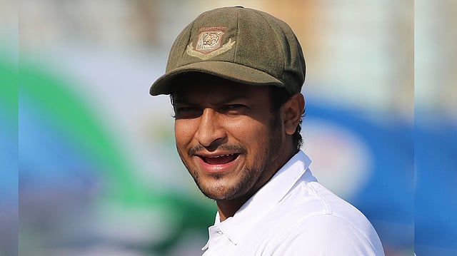 সর্বকালের সেরা অলরাউন্ডার হওয়ার পথে সাকিব আল হাসান? ছবি: প্রথম আলো