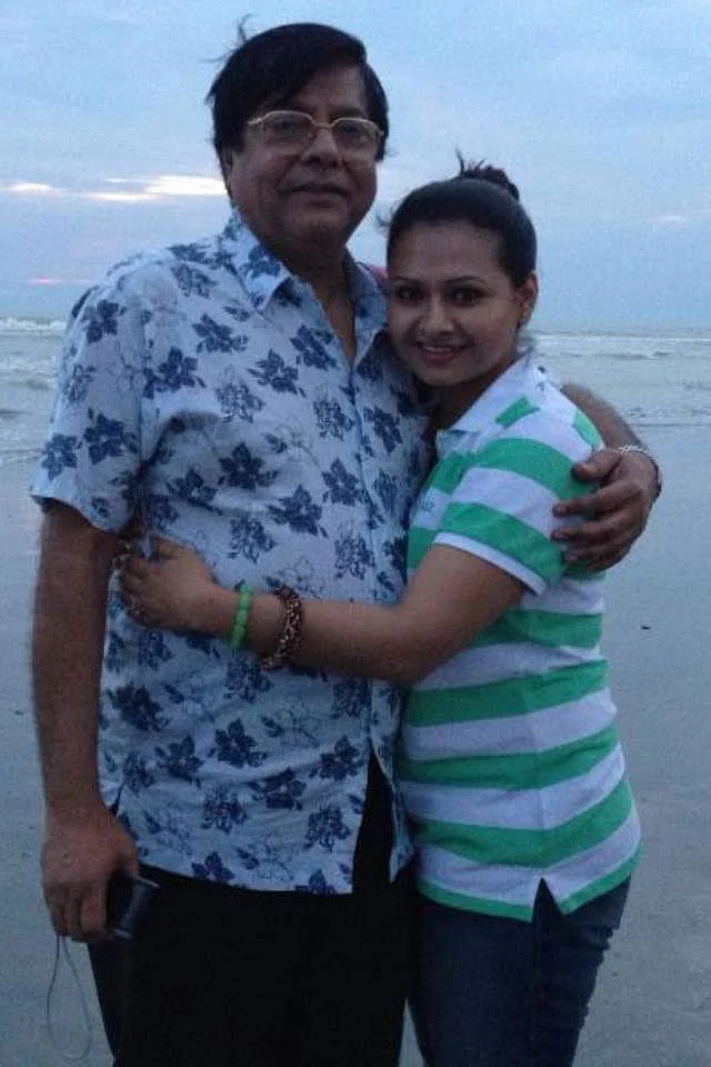 তাঁর মেয়ে জনপ্রিয় অভিনেত্রী বিজরী বরকতউল্লাহ। ছবি: সংগৃহীত