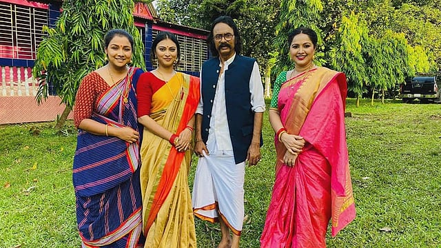 চাঁদের হাট নাটকের শিল্পীরা। ছবি সংগৃহীত।