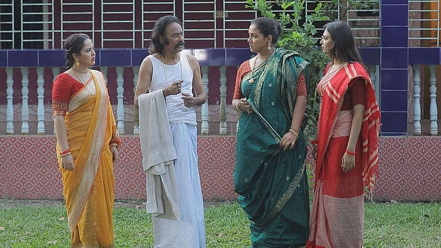 চাঁদের হাট নাটকের শিল্পীরা। ছবি সংগৃহীত।