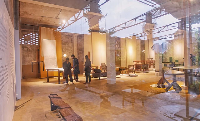 এভাবেই প্রদর্শিত হয়েছে আসবাব