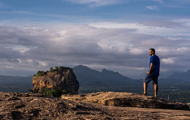 পিদুরাঙ্গালা থেকে সূর্যোদয়