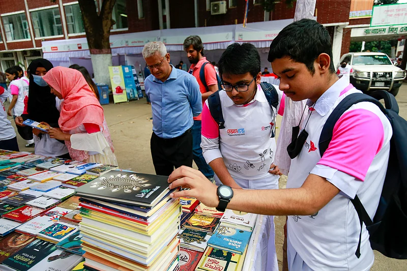 উৎসবে ছিল প্রথমা বইয়ের দুনিয়া