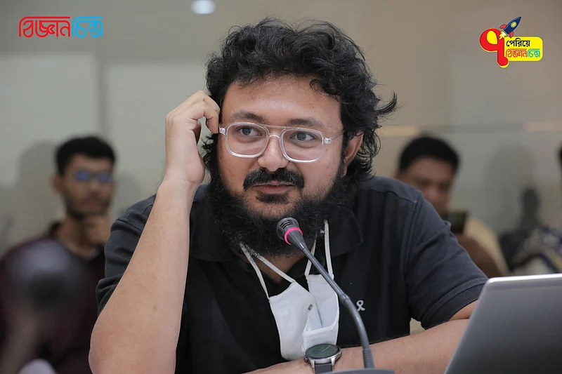 অনুষ্ঠান সঞ্চালনা করেন বিজ্ঞানচিন্তার সহসম্পাদক উচ্ছ্বাস তৌসিফ