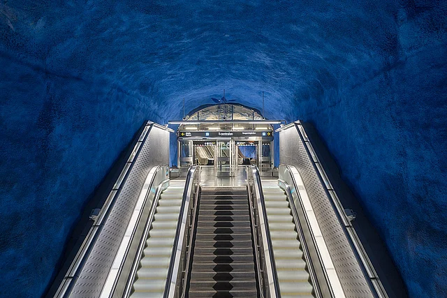 পুরো জায়গা জুড়ে বেশ স্নিগ্ধ ও স্বস্তিকর এক আবহ থাকে