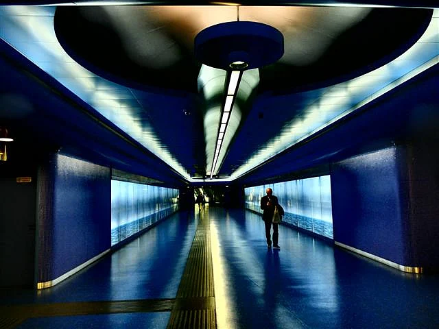 মনে হবে আপনি বোধহয় সমুদ্রের নিচ দিয়ে যাচ্ছেন