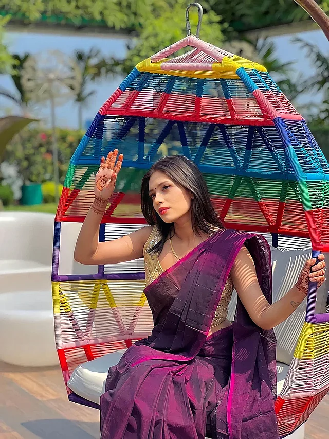 সূর্যের অতিবেগুনি রশ্মি থেকে ত্বকে যে দীর্ঘমেয়াদি ক্ষতিকর প্রভাব পরতে পারে, তা প্রতিরোধ করে সানস্ক্রিন