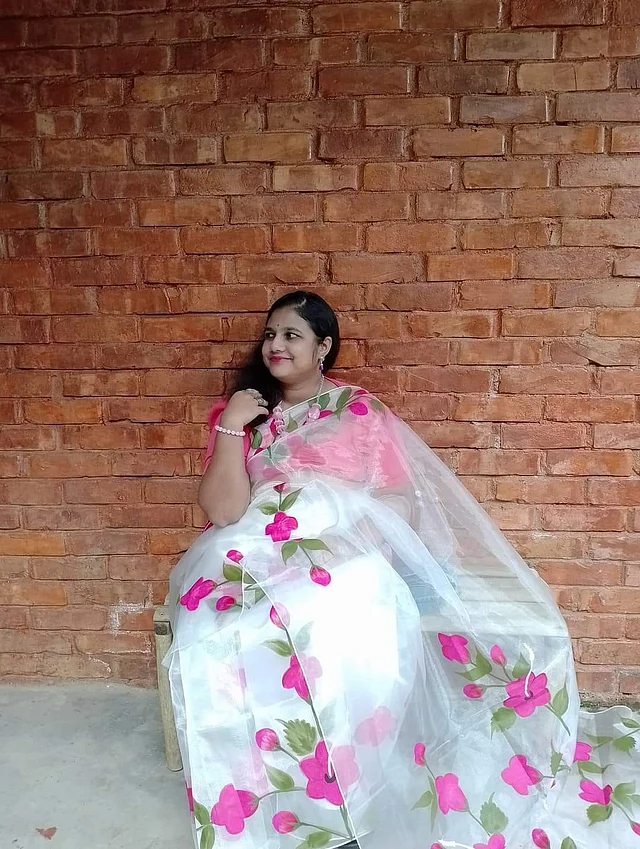 বিভিন্ন ধরনের ফেব্রিকে বৈচিত্র্যময় কাজ করতে পছন্দ করেন আমিনা