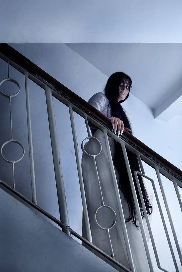 সম্মোহনী শক্তির জোরে যেন হিপনোটাইজ করে ফেলে নিশি সবাইকে