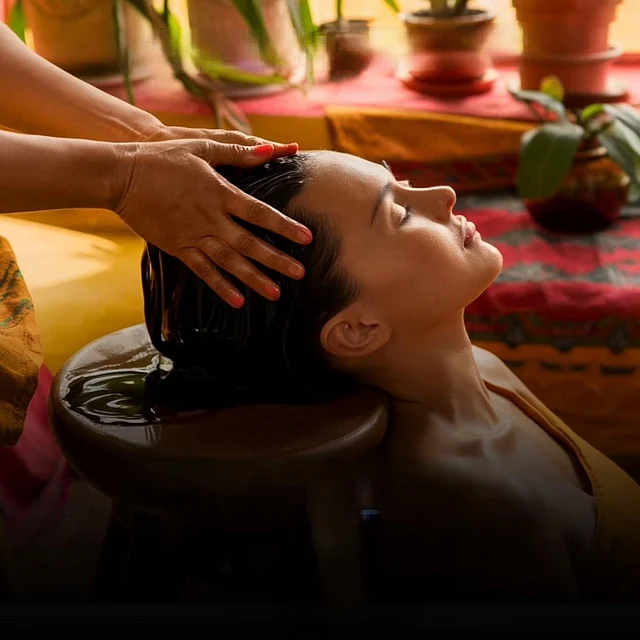 ঘামানো বা অপরিষ্কার চুলে তেল দেয়া উচিত নয়