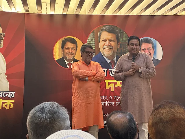 কথা বলছেন জাহিদ হাসান