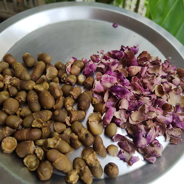 এরপর সেগুলো ছিলে নিতে হবে