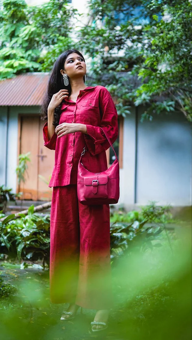 পূজার উৎসবমুখর আমেজ ও এর সঙ্গে জড়িয়ে থাকা উজ্জ্বল সব রং মিল্বে এবারের কালেকশনে