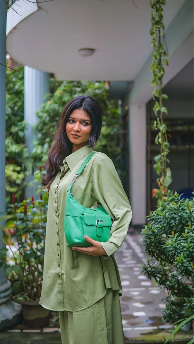 কালার প্যালেটে ভ্যারিয়েশন রাখা হয়েছে এই স্টাইলিশ ব্যাগগুলোয়