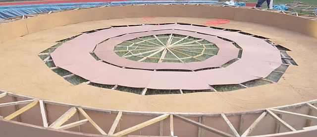 ব্যবহার করা হয়েছে পরিবেশবান্ধব ও জীবাণুবিয়োজ্য উপকরণ