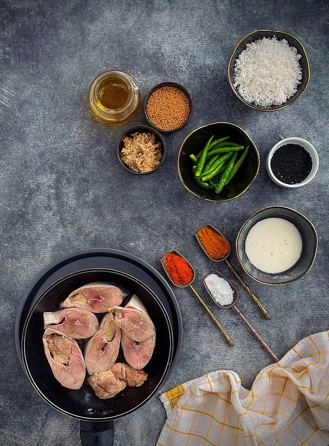 ইলিশের সঙ্গে মাত্র কয়েকটি উপকরণে হবে এই পদ