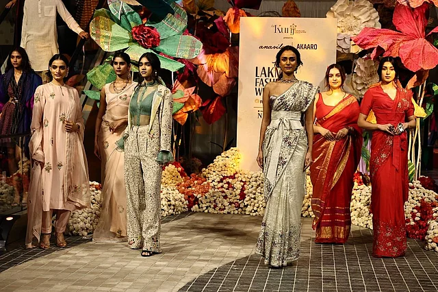 কারিগরদের দক্ষতা ও অভিজ্ঞতার উপস্থাপন