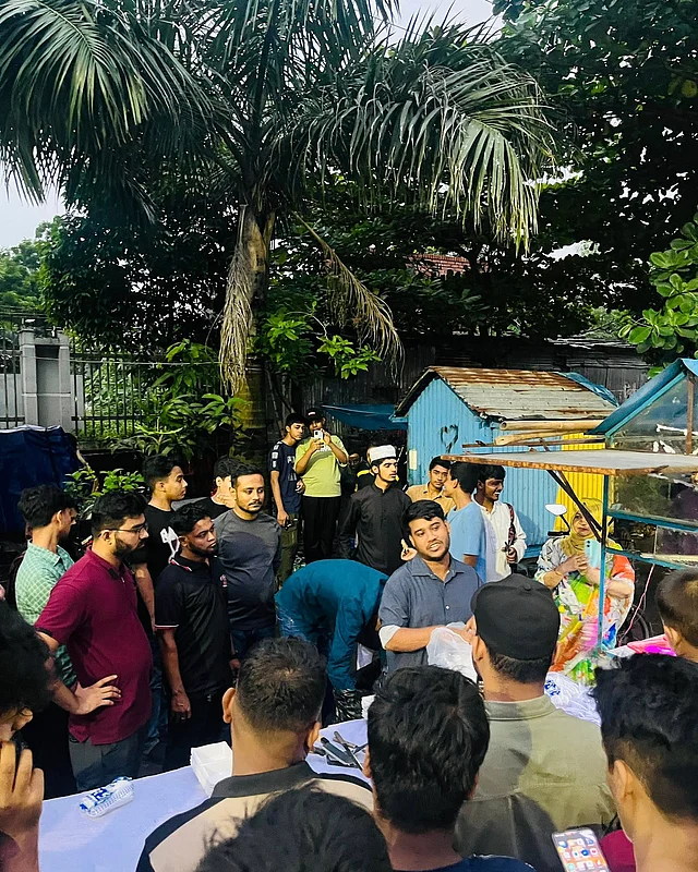 এখানে ব্যবহৃত চোখে লাগা সব রং আর ফ্লেভার কতটা স্বাস্থ্যসম্মত?