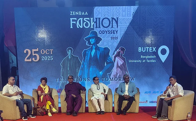 প্যানেল আলোচনায় অতিথিরা