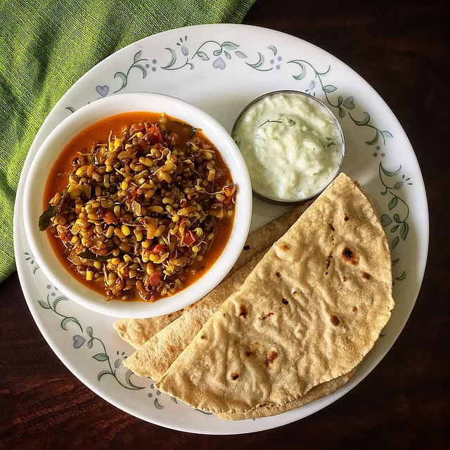 নানাভাবে রান্না করে খাওয়া যায় এই সুস্বাদু মথ ডাল