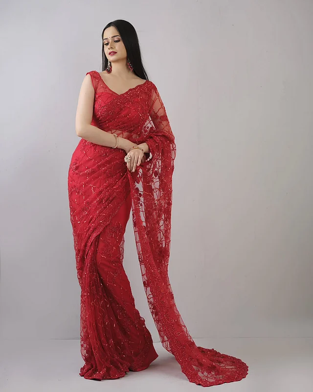 লাল লেসের শাড়ি ম্যাচিং স্লিভলেস