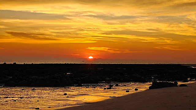 উদয় হচ্ছে রক্তিম সূর্য